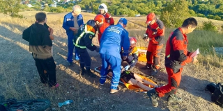 На Кумысной поляне юная велосипедистка упала в заброшенный резервуар для воды На Кумысной поляне юная велосипедистка упала в заброшенный резервуар для воды