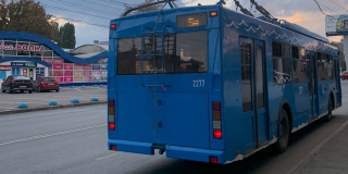 В Саратове водитель троллейбуса игнорировал бессознательное состояние пассажирки В Саратове водитель троллейбуса игнорировал бессознательное состояние пассажирки