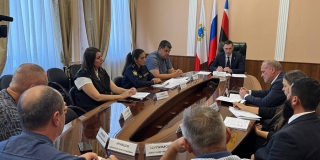 В Энгельсе главам УК пригрозили наказанием за плохое состояние мусорных площадок В Энгельсе главам УК пригрозили наказанием за плохое состояние мусорных площадок