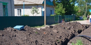 В Турковском районе по инициативе жителей обновили водопровод и ставят памятник В Турковском районе по инициативе жителей обновили водопровод и ставят памятник