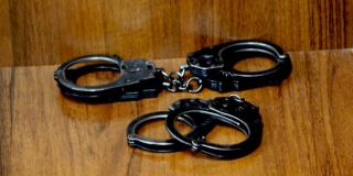 В Красном Куте пьяную автолюбительницу задержали при подкупе инспектора ГИБДД В Красном Куте пьяную автолюбительницу задержали при подкупе инспектора ГИБДД