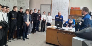 Экскурсия для будущих энергетиков: школьники старших классов посетили Петровский филиал АО «Облкоммунэнерго» Экскурсия для будущих энергетиков: школьники старших классов посетили Петровский филиал АО «Облкоммунэнерго»