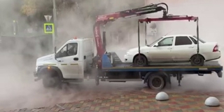 Дорогу на улице Железнодорожной затопило кипятком Дорогу на улице Железнодорожной затопило кипятком