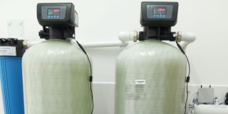 В сельских школах Демьяса и Кочетного установили новое водоочистное оборудование В сельских школах Демьяса и Кочетного установили новое водоочистное оборудование