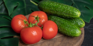 В Саратовской области подорожали огурцы, помидоры и свекла В Саратовской области подорожали огурцы, помидоры и свекла