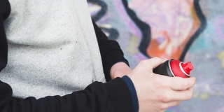 В Саратове хотят обязать авторов граффити самостоятельно удалять рисунки В Саратове хотят обязать авторов граффити самостоятельно удалять рисунки