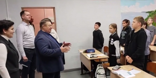 Жители области высоко оценили решение Володина о бесплатном школьном питании и посещении детсадов Жители области высоко оценили решение Володина о бесплатном школьном питании и посещении детсадов