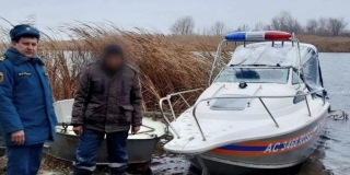 В Ровенском районе спасли замерзшего пенсионера на катере В Ровенском районе спасли замерзшего пенсионера на катере