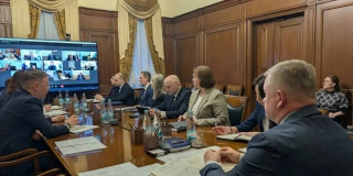 Въезд большегрузов в Саратов закрыли из-за снегопада Въезд большегрузов в Саратов закрыли из-за снегопада