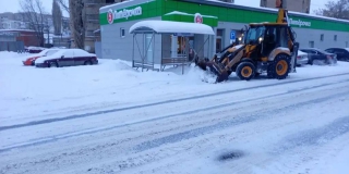 В Энгельсе очистку города от снега назвали общей задачей всех служб В Энгельсе очистку города от снега назвали общей задачей всех служб