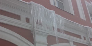 Более тысячи саратовцев пострадали с начала зимы из-за гололеда и падения снега Более тысячи саратовцев пострадали с начала зимы из-за гололеда и падения снега