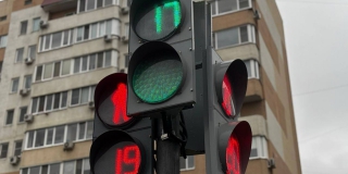 В Саратове планируют обеспечить «безостановочный проезд» на важных магистралях В Саратове планируют обеспечить «безостановочный проезд» на важных магистралях