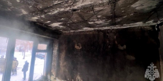 В Балакове на пожаре в пятиэтажке пострадал мужчина В Балакове на пожаре в пятиэтажке пострадал мужчина