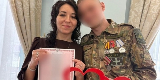 В Энгельсе сочетались узами брака герой СВО и его избранница после 2 лет ожидания В Энгельсе сочетались узами брака герой СВО и его избранница после 2 лет ожидания