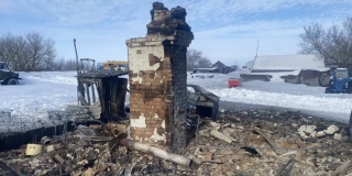 В Екатериновском районе на пожаре в частном доме погиб мужчина В Екатериновском районе на пожаре в частном доме погиб мужчина