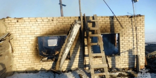 В Новоузенском районе при пожаре на хуторе погиб пенсионер В Новоузенском районе при пожаре на хуторе погиб пенсионер