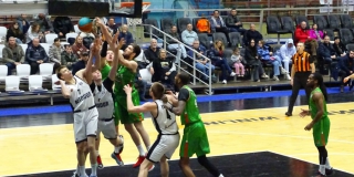 «Автодор» лишился лидера и крупно проиграл дома УНИКСу «Автодор» лишился лидера и крупно проиграл дома УНИКСу