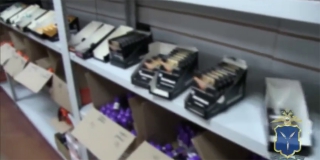 В Саратове полиция задержала бизнесмена с нелегальными вейпами на 70 млн В Саратове полиция задержала бизнесмена с нелегальными вейпами на 70 млн