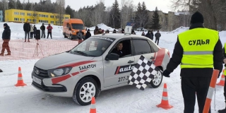 Саратовские юные автомобилисты победили в соревнованиях по автомногоборью Саратовские юные автомобилисты победили в соревнованиях по автомногоборью