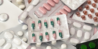 Конфликт на Ближнем Востоке привел к задержке поставок лекарств для саратовцев Конфликт на Ближнем Востоке привел к задержке поставок лекарств для саратовцев