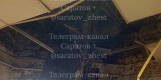 В центре Саратова обрушилась часть потолка дома-памятника федерального значения В центре Саратова обрушилась часть потолка дома-памятника федерального значения