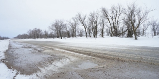 В Энгельсском районе отремонтируют дорогу к немецкой кирхе и подвесному мосту В Энгельсском районе отремонтируют дорогу к немецкой кирхе и подвесному мосту
