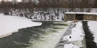 В 5 районах Саратовской области введен режим повышенной готовности из-за паводка В 5 районах Саратовской области введен режим повышенной готовности из-за паводка
