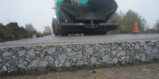 В Ершовском районе отремонтируют разбитый большегрузами подъезд к поселку В Ершовском районе отремонтируют разбитый большегрузами подъезд к поселку