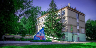 С подрядчиком расторгли контракт из-за срыва возведения пристройки к школе №100 С подрядчиком расторгли контракт из-за срыва возведения пристройки к школе №100