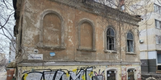 Заваленный елками дом на Мичурина признали объектом культурного наследия Заваленный елками дом на Мичурина признали объектом культурного наследия