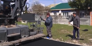 В Энгельсском районе на ремонт внутрипоселковых дорог выделили 133,5 млн рублей В Энгельсском районе на ремонт внутрипоселковых дорог выделили 133,5 млн рублей