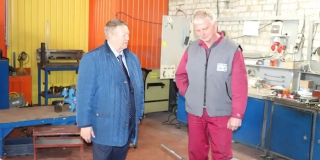 Панков поможет коллективу завода в Саратове урегулировать трудности с зарплатой Панков поможет коллективу завода в Саратове урегулировать трудности с зарплатой