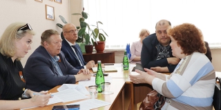 В Ртищеве создадут рабочую группу для решения проблем с протекающими крышами В Ртищеве создадут рабочую группу для решения проблем с протекающими крышами