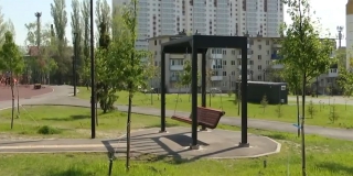 Гарантийные ремонтные работы в сквере на Прессовой завершат в мае Гарантийные ремонтные работы в сквере на Прессовой завершат в мае
