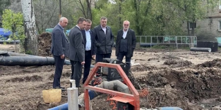 В Энгельсе на место ЧП с коллектором привезут две насосные станции В Энгельсе на место ЧП с коллектором привезут две насосные станции