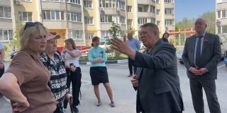 Жители Комсомольского поселка жалуются на недочеты во дворах новостроек Жители Комсомольского поселка жалуются на недочеты во дворах новостроек