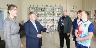 Панков: В Ртищеве реконструированный стадион «Локомотив» популярен у жителей Панков: В Ртищеве реконструированный стадион «Локомотив» популярен у жителей