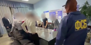 В Саратове сотрудники ФСБ задержали трех руководителей федерального ведомства В Саратове сотрудники ФСБ задержали трех руководителей федерального ведомства