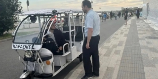 На набережной в ходе рейдов пресекли незаконную работу велорикшей На набережной в ходе рейдов пресекли незаконную работу велорикшей