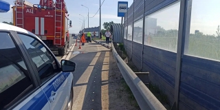 В Гагаринском районе водитель «Фольксвагена» протаранил остановку В Гагаринском районе водитель «Фольксвагена» протаранил остановку