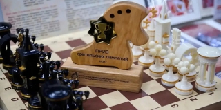Парные брелоки и пряник названы лучшими сувенирами Саратовской области Парные брелоки и пряник названы лучшими сувенирами Саратовской области