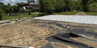 В селе Орлов-Гай по госпрограмме обустраивают новую спортивную площадку В селе Орлов-Гай по госпрограмме обустраивают новую спортивную площадку