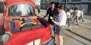 На площади Кирова владельца детского паровозика уличили в нелегальной работе На площади Кирова владельца детского паровозика уличили в нелегальной работе