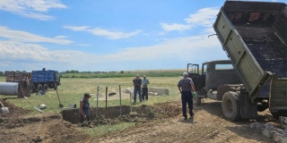 В селе Солянка провели замену водонапорной башни В селе Солянка провели замену водонапорной башни