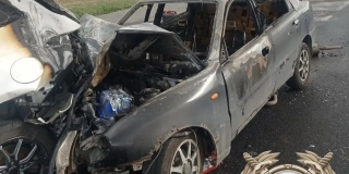 В Балакове «Шевроле» сгорел после массового ДТП возле остановки В Балакове «Шевроле» сгорел после массового ДТП возле остановки