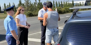 В аэропорту Гагарин поймали 17 таксистов-нарушителей правил перевозки В аэропорту Гагарин поймали 17 таксистов-нарушителей правил перевозки