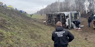 Автобус с детьми опрокинулся в Петровском районе. Владелец получил условный срок Автобус с детьми опрокинулся в Петровском районе. Владелец получил условный срок