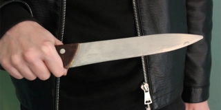 Жителя Балашова оправдали по делу о нападении с ножом на отца-агрессора Жителя Балашова оправдали по делу о нападении с ножом на отца-агрессора