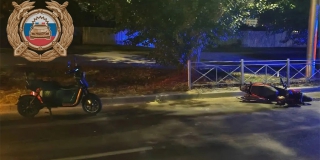 Возле автовокзала Саратова юноша на скутере пострадал в ДТП с электровелосипедом Возле автовокзала Саратова юноша на скутере пострадал в ДТП с электровелосипедом