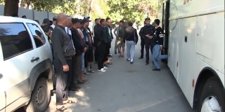В Саратове на трассе поймали автобус с 28 нелегальными мигрантами В Саратове на трассе поймали автобус с 28 нелегальными мигрантами